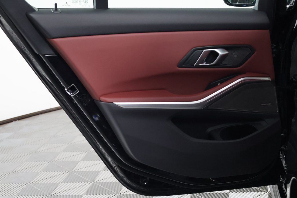 Thumbnail: 2025 BMW 3 Series - 13