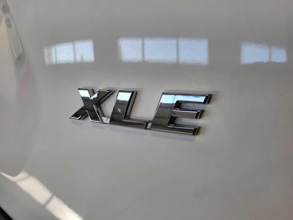 2022 Toyota RAV4 XLE 11