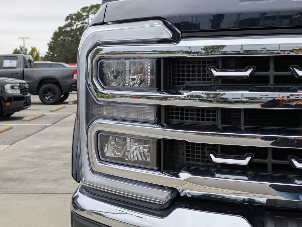 2025 Ford F-250 Black Widow