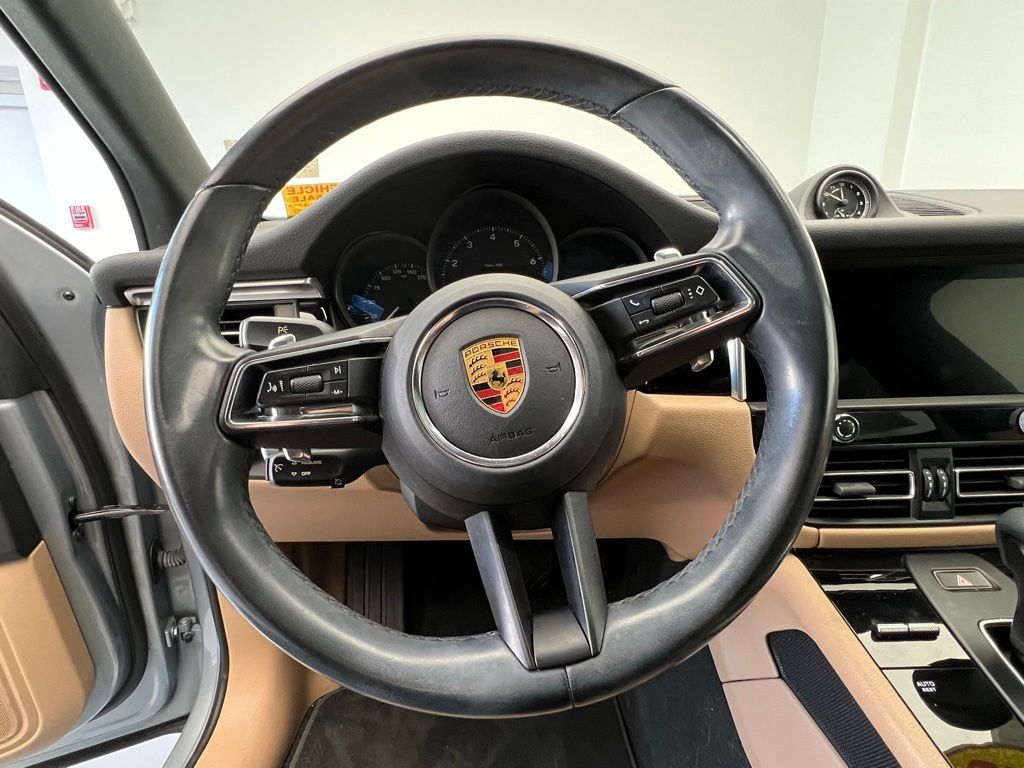 Thumbnail: 2022 Porsche Macan - 7