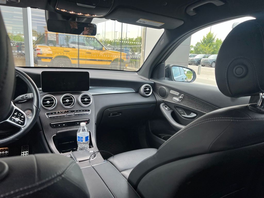 Used 2022 Black Mercedes-Benz GLC 300 image 18