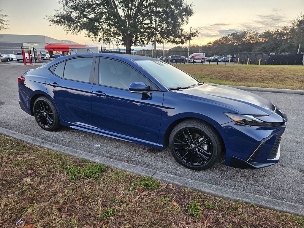 2025 Toyota Camry SE 7