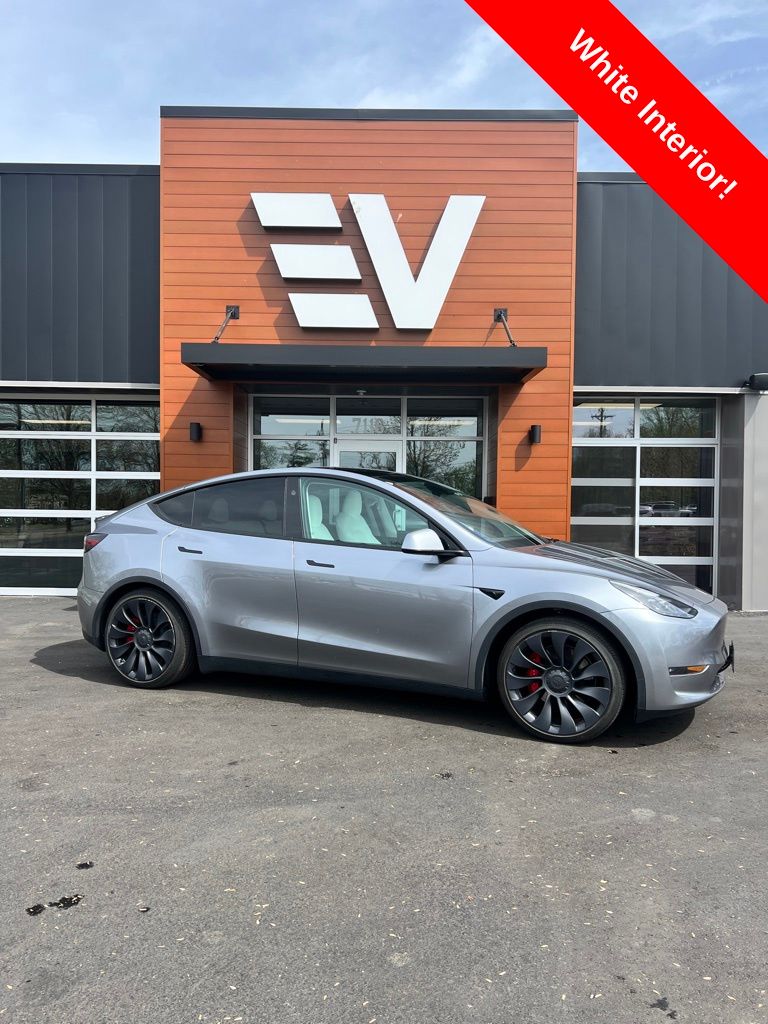 Silver 2024 Tesla Model Y Performance AWD SUV / Crossover All-Wheel Drive 1-Speed Automatic