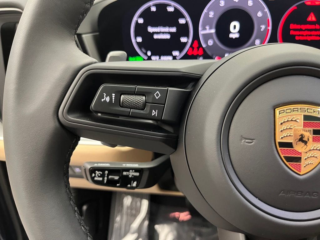 Thumbnail: 2025 Porsche Cayenne - 13