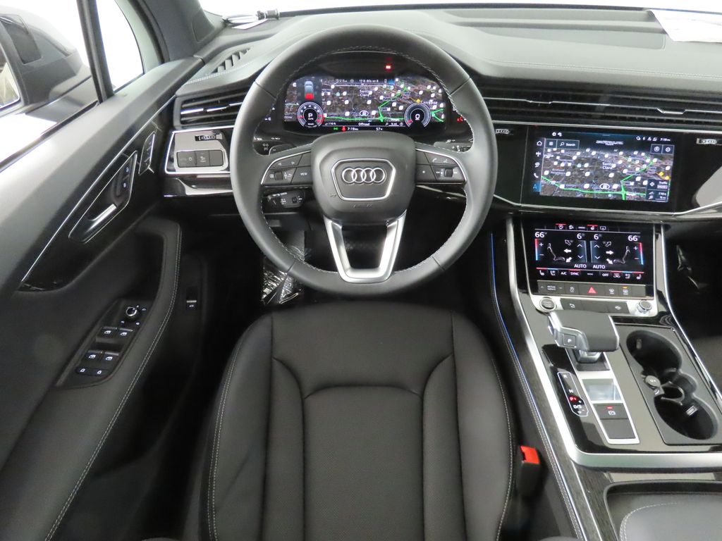 Thumbnail: 2026 Audi Q7 - 12