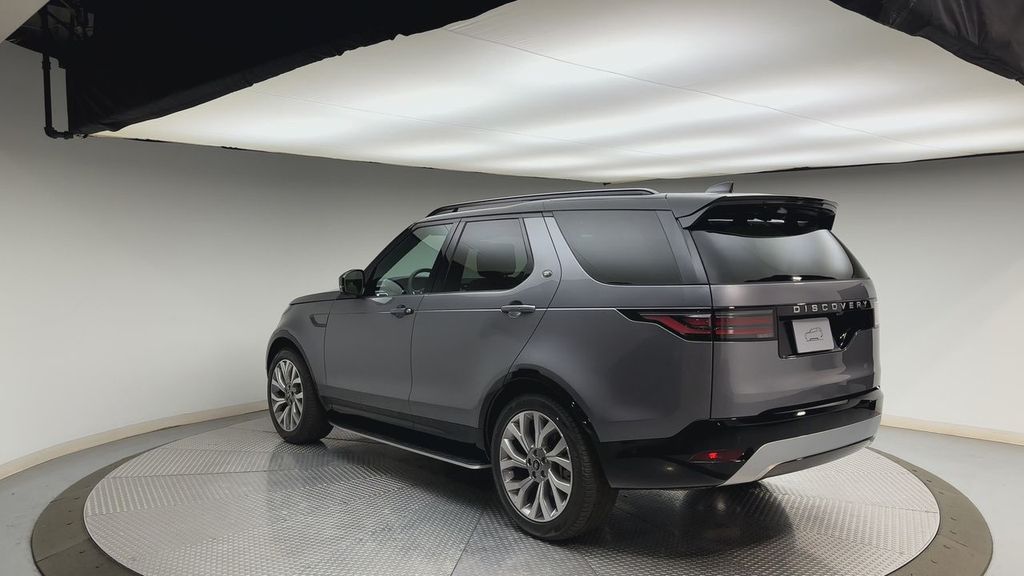 Thumbnail: 2026 Land Rover Discovery - 4