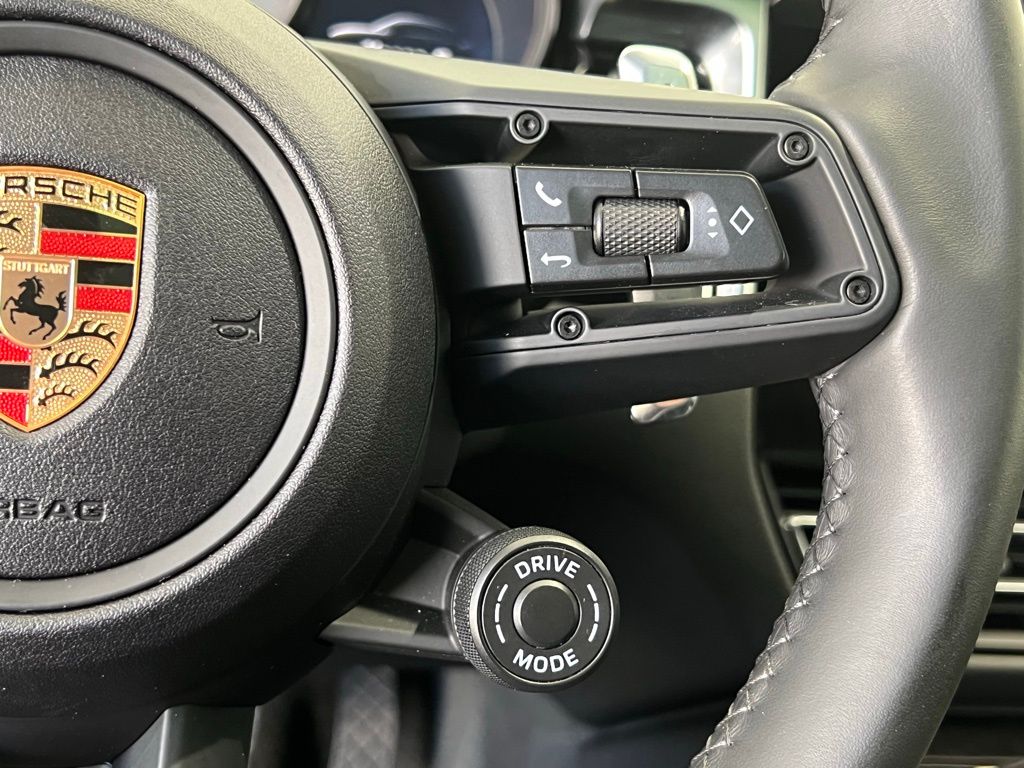 Thumbnail: 2024 Porsche Macan - 9