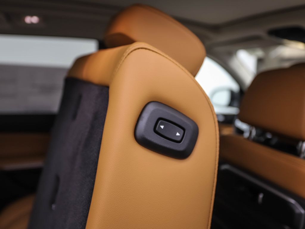 Thumbnail: 2026 BMW X7 - 31