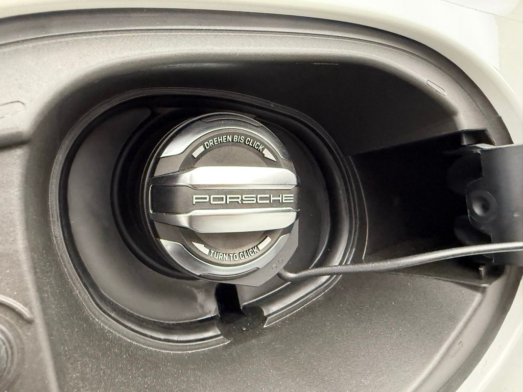 Thumbnail: 2026 Porsche Macan - 28