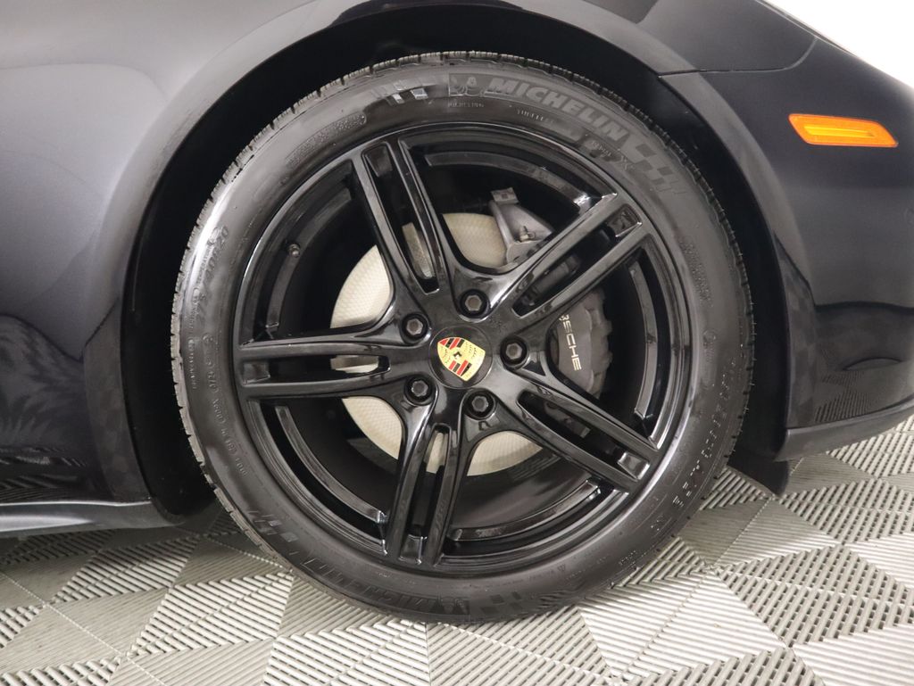 Thumbnail: 2019 Porsche Panamera - 32