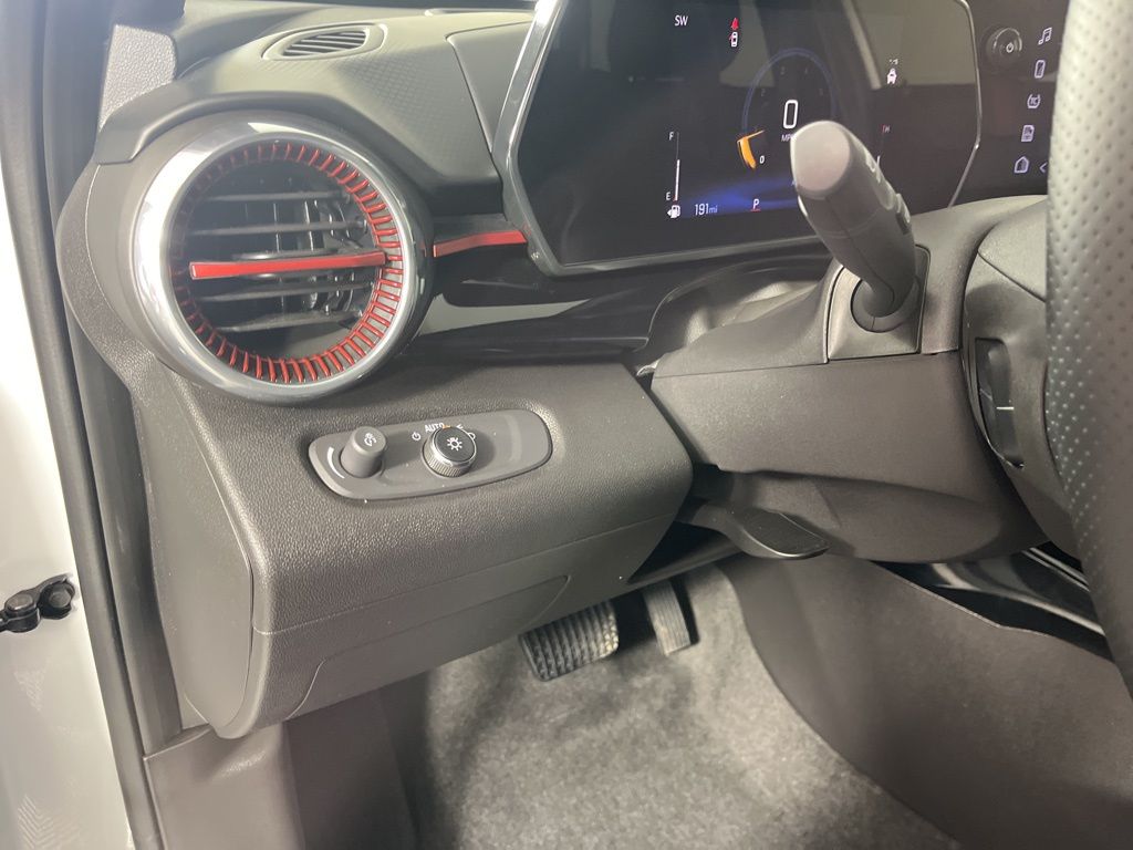 Thumbnail: 2025 Chevrolet Trax - 24