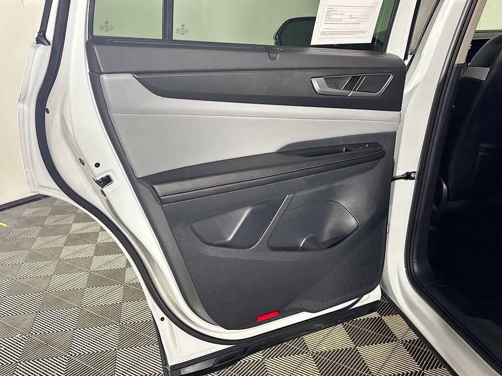 2024 Volkswagen Atlas 2.0T Peak Edition SE w/Technology