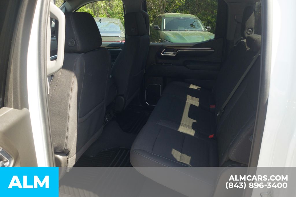 Used 2025 Summit White Chevrolet LT image 20