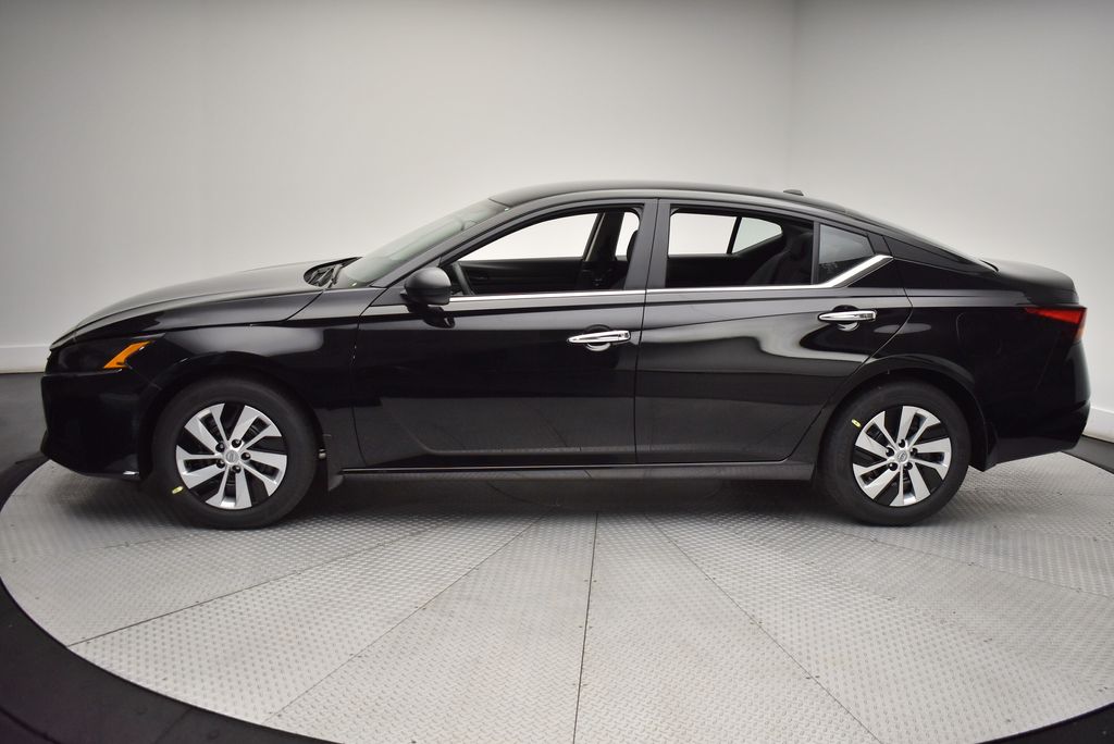 Thumbnail: 2025 Nissan Altima - 8