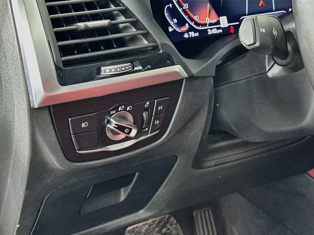 Thumbnail: 2021 BMW X4 - 10