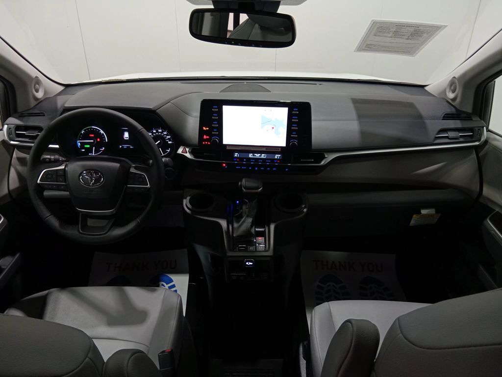2024 Toyota Sienna XLE