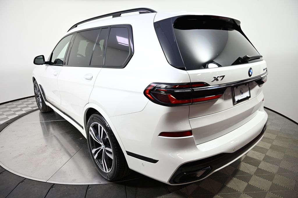 2023 BMW X7 xDrive40i 3