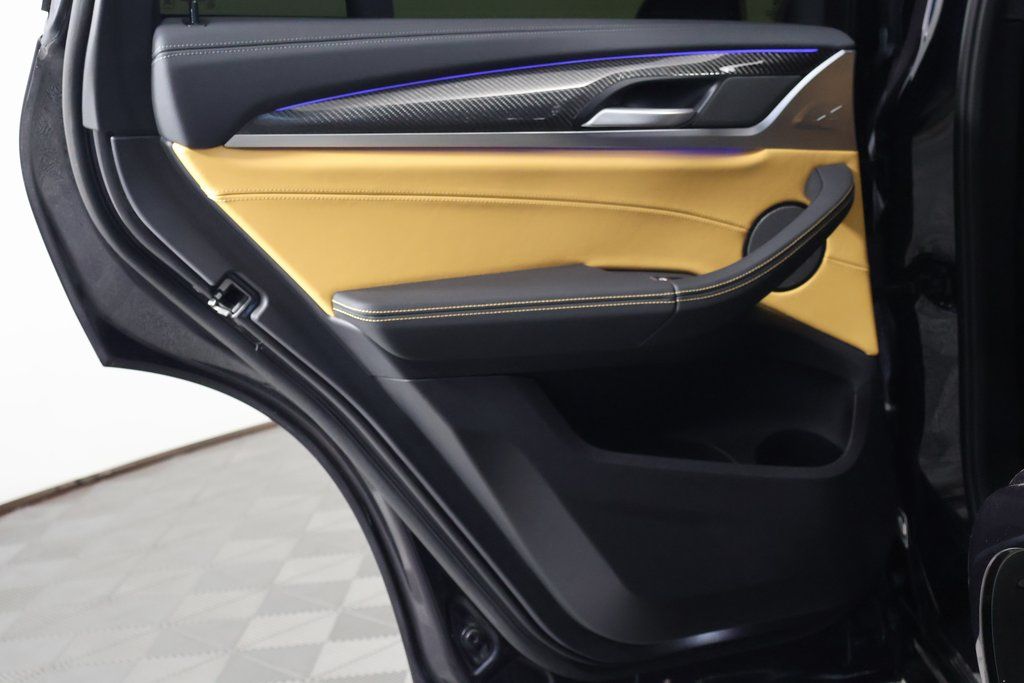 Thumbnail: 2022 BMW X4 - 13