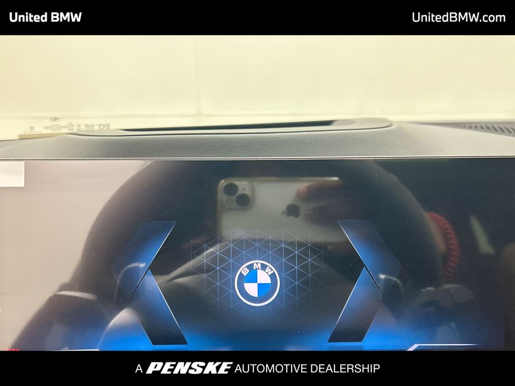 Thumbnail: 2026 BMW X7 - 15