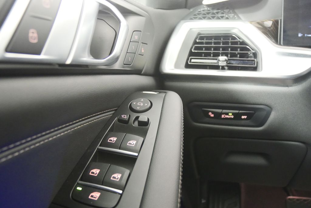 Thumbnail: 2025 BMW X5 - 21