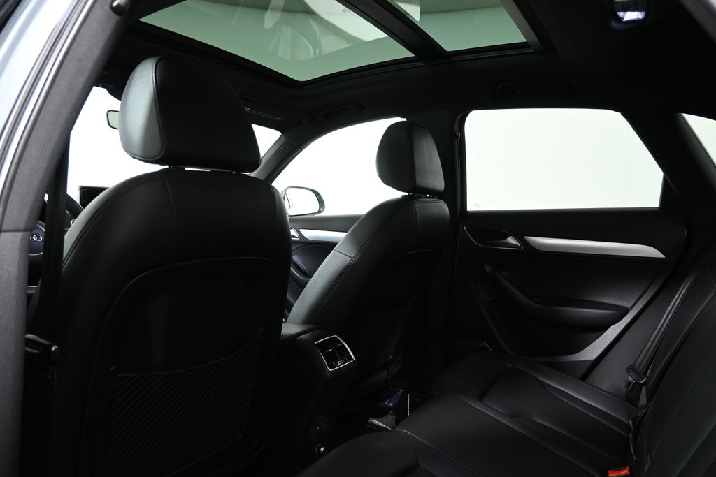 Thumbnail: 2016 Audi Q3 - 32