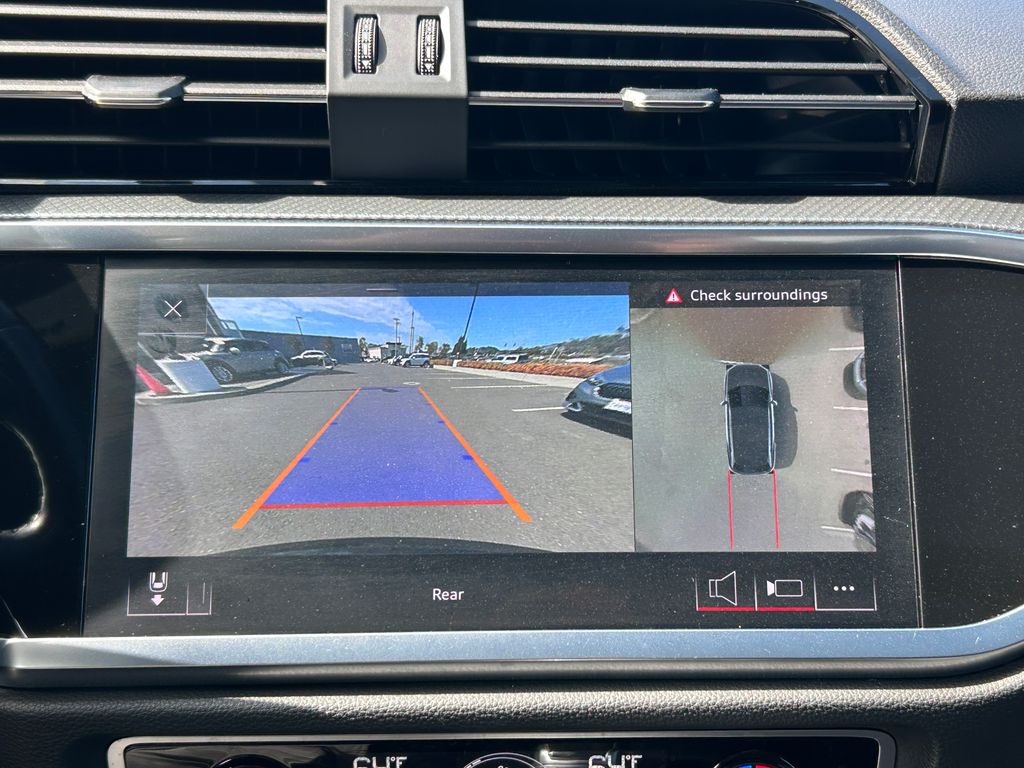 Thumbnail: 2020 Audi Q3 - 23