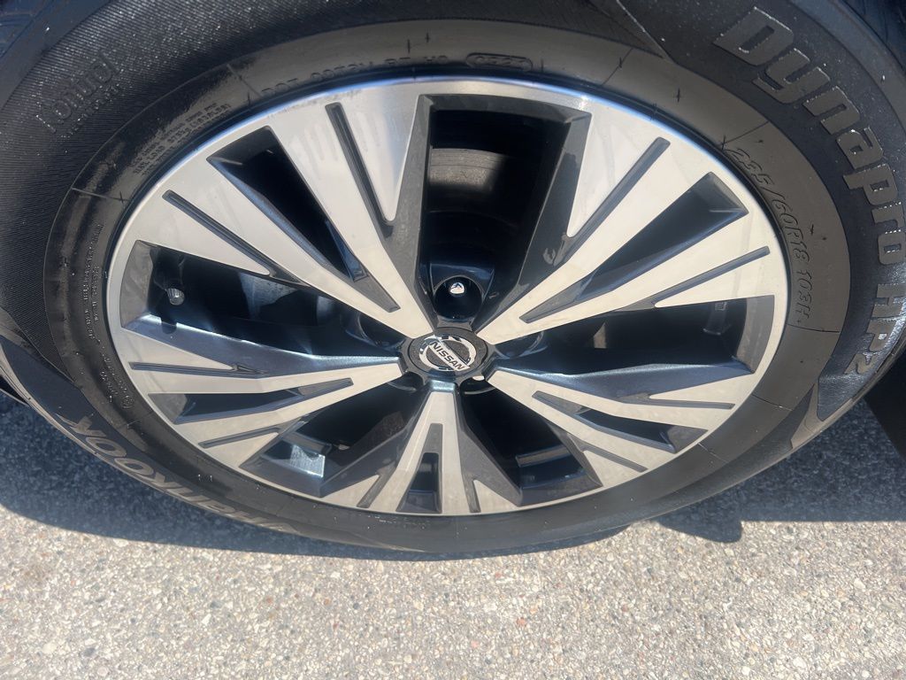 2021 Nissan Rogue SV photo