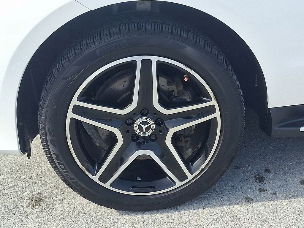 Thumbnail: 2017 Mercedes-Benz GLE - 11