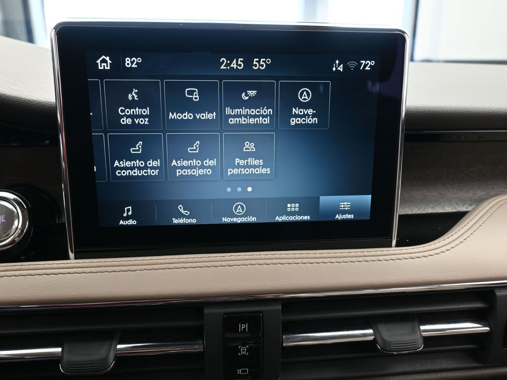 Used 2022 Pristine White Metallic Tri-Coat Lincoln Reserve image 25