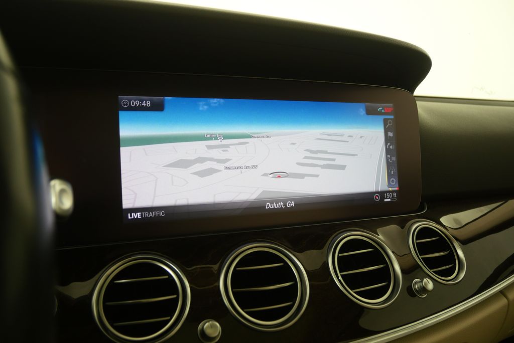 Thumbnail: 2020 Mercedes-Benz E-Class - 22