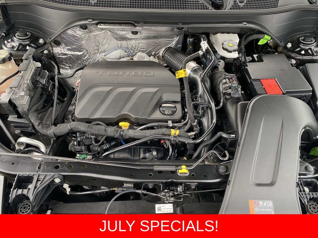 Used 2025 Chevrolet Trax SUV