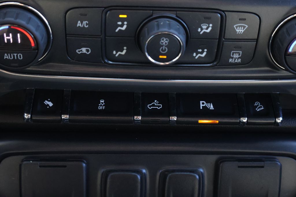 Thumbnail: 2014 Chevrolet Silverado 1500 - 21