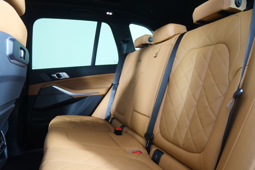 Thumbnail: 2026 BMW X5 - 16