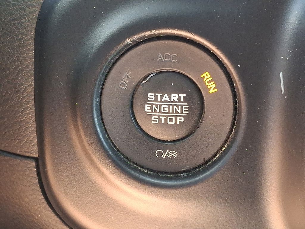 2022 Jeep Wrangler — photo 22