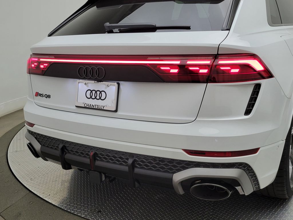 Thumbnail: 2026 Audi RS Q8 - 7