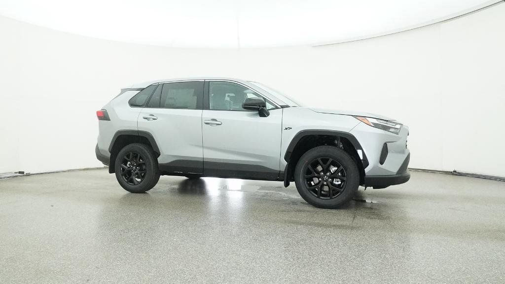 2025 Toyota RAV4 LE 3