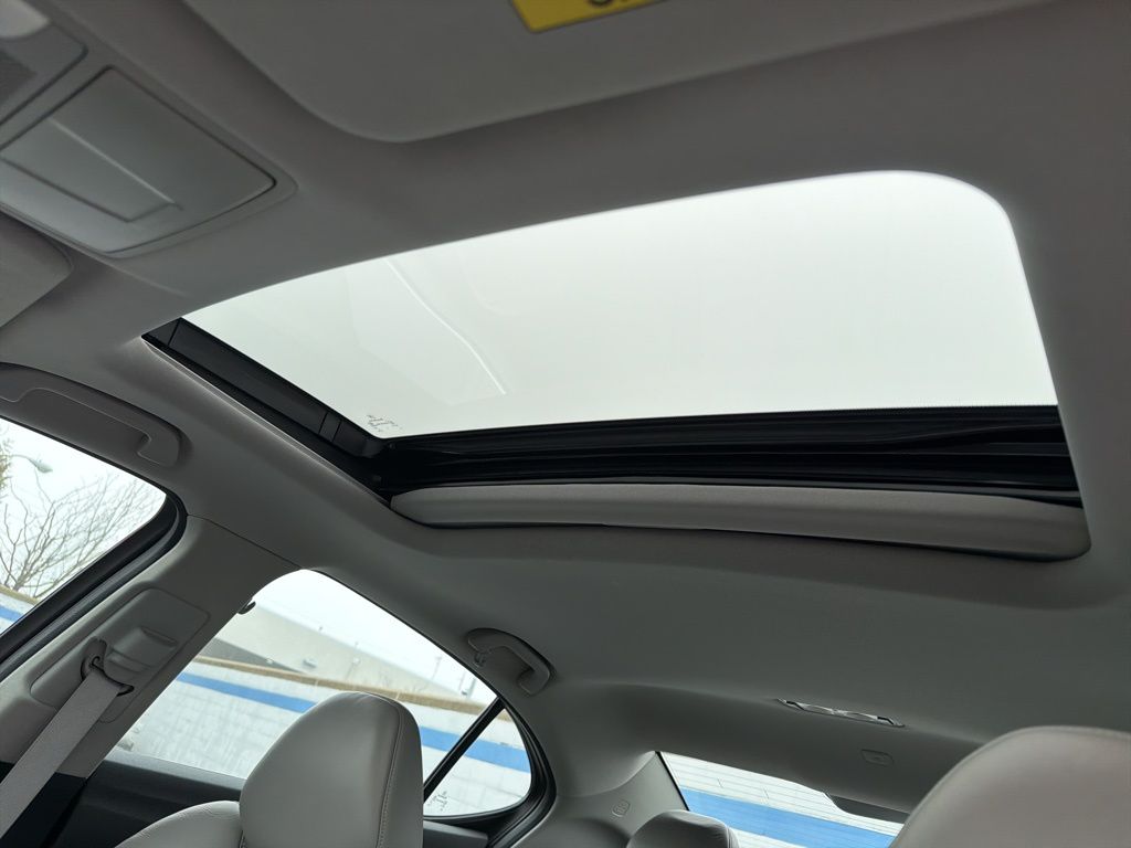 Thumbnail: 2017 Acura TLX - 11