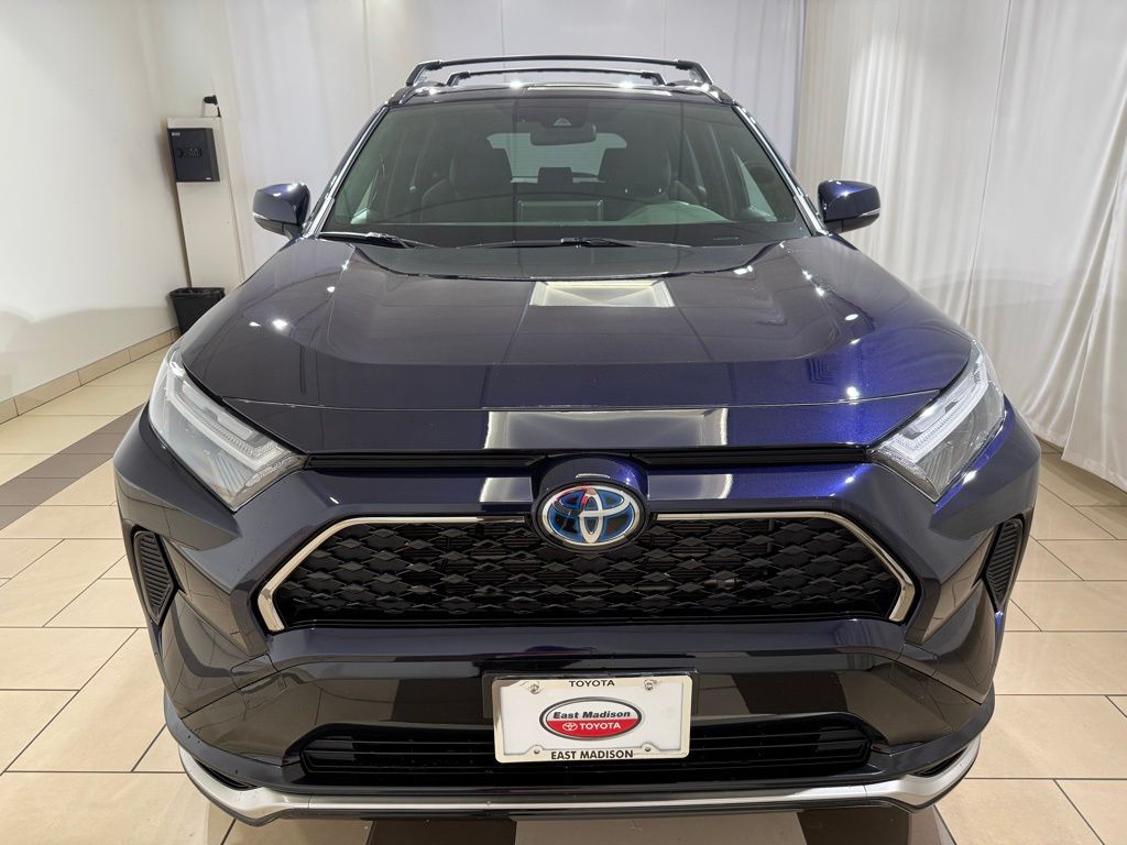 Thumbnail: 2023 Toyota RAV4 - 8