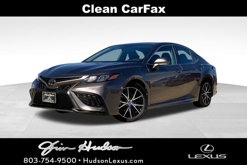 2022 Toyota Camry SE