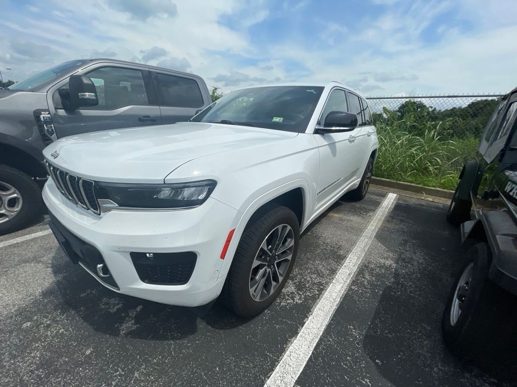 Bright White Clearcoat 2023 Jeep Grand Cherokee SUV / Crossover Four-Wheel Drive 8-Speed Automatic