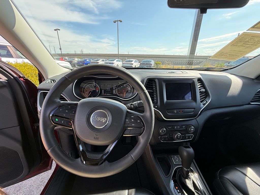 Thumbnail: 2020 Jeep Cherokee - 20