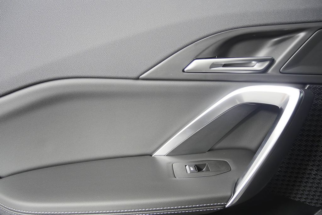 Thumbnail: 2026 BMW X1 - 14