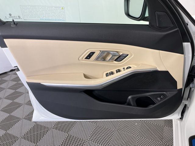 Thumbnail: 2025 BMW 3 Series - 9