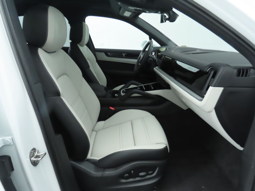 Thumbnail: 2025 Porsche Cayenne - 23