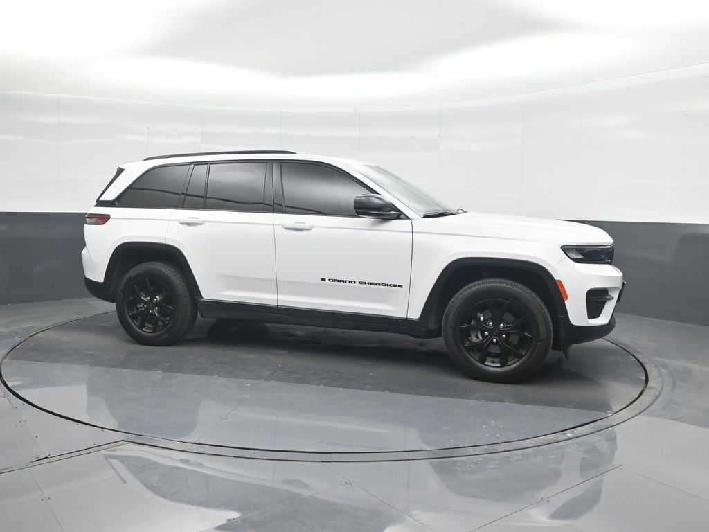Used 2025 Jeep Grand Cherokee SUV