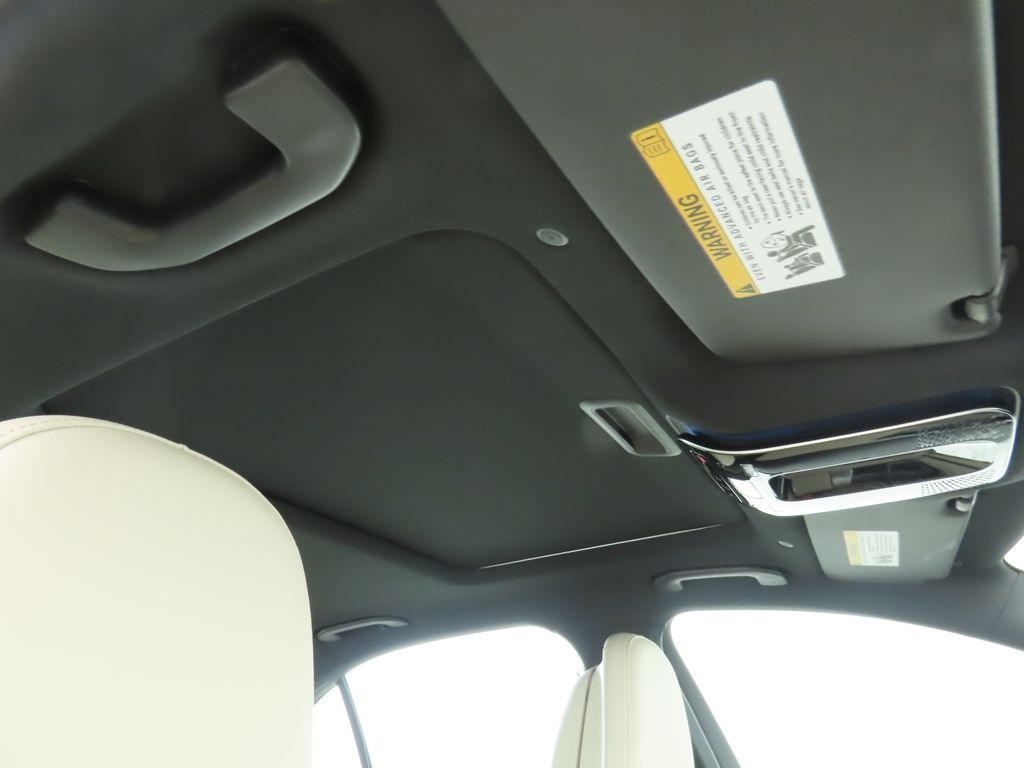 Thumbnail: 2025 Mercedes-Benz C-Class - 18