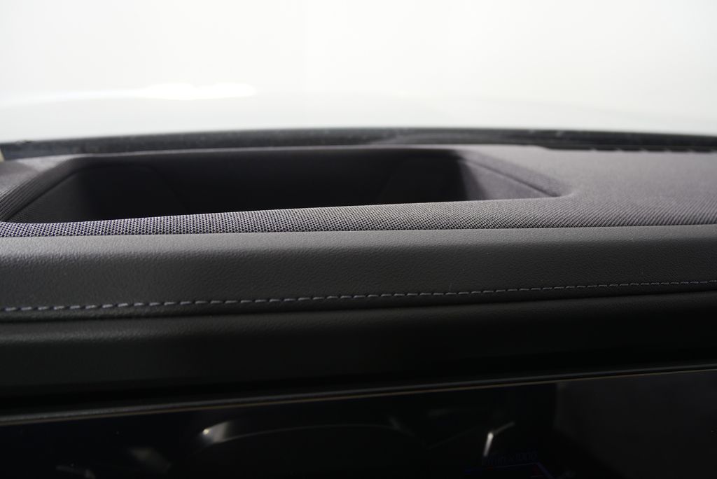 Thumbnail: 2026 BMW 7 Series - 17