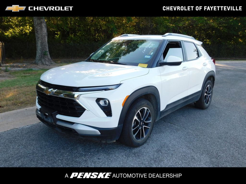 Summit White 2025 Chevrolet Trailblazer SUV / Crossover Front-Wheel Drive Continuously Variable Transmission