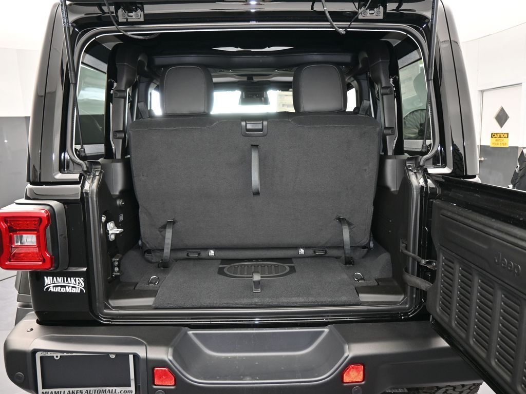 New 2026 Black Clearcoat Jeep Rubicon X image 31