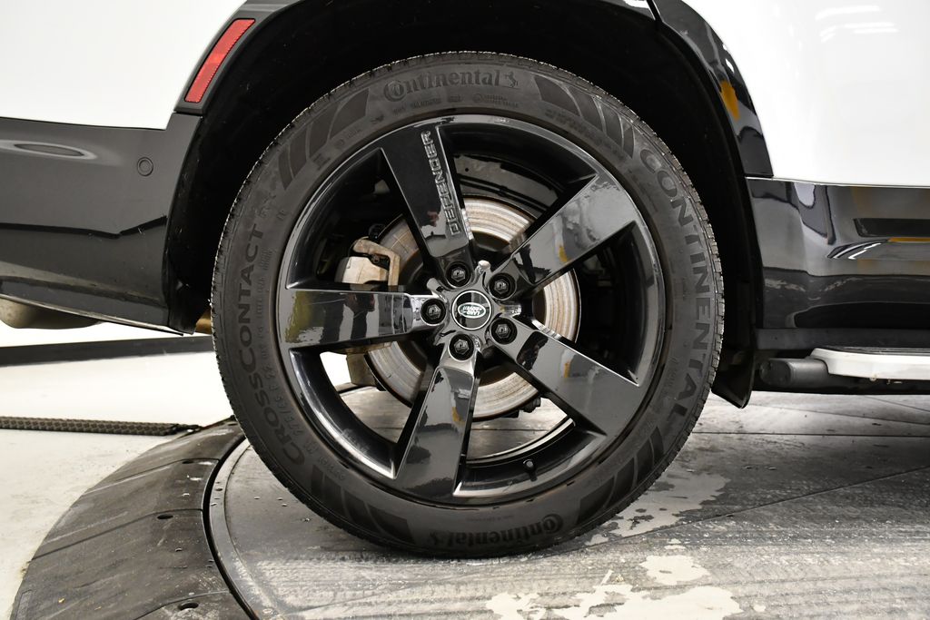 Thumbnail: 2023 Land Rover Defender - 13